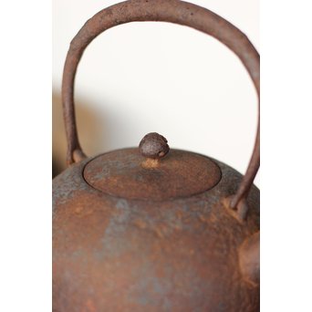 南部名工有坂銘 平丸型鉄瓶　M161 