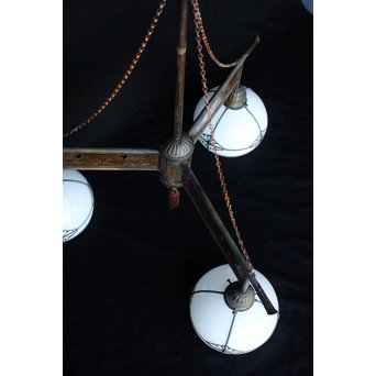 菊金具シェードの3灯シャンデリア照明　A1969 