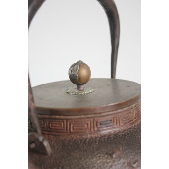 大国系 楼閣図鉄瓶　M167 