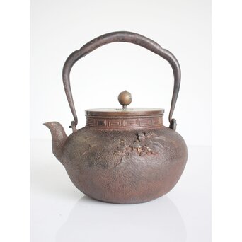 大国系 楼閣図鉄瓶　M167