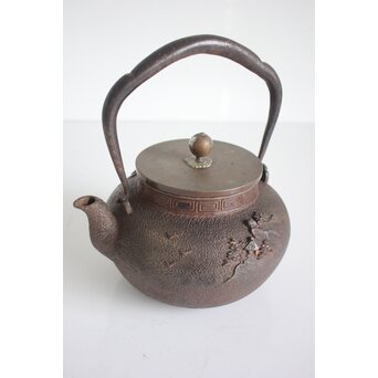 大国系 楼閣図鉄瓶　M167 