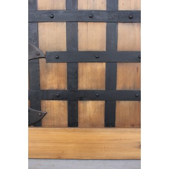 鉄金具の升格子蔵戸　W984 