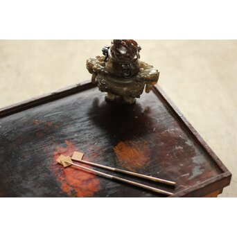 うるし職人の作業台　Q085