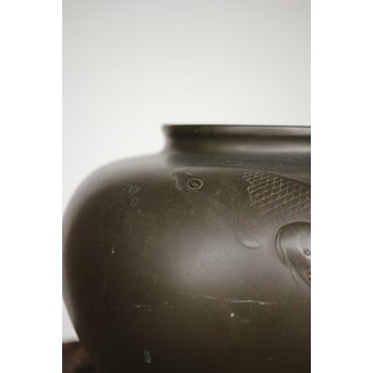 市岡紫雲 金象嵌鯉 花瓶　M188 