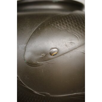 市岡紫雲 金象嵌鯉 花瓶　M188 