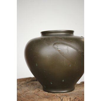 市岡紫雲 金象嵌鯉 花瓶　M188 