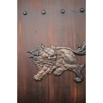 蔵戸風 獅子金具の格子戸 2枚1組　L1021 