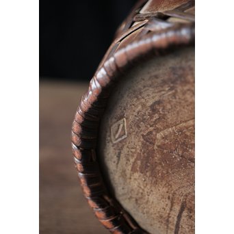 竹巻の壺/花生　P183 