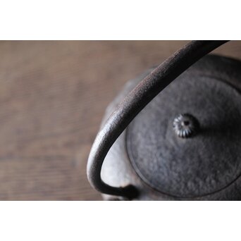 南部菊紋丸形鉄瓶 藤枝工房 釜師 昌行　M199 