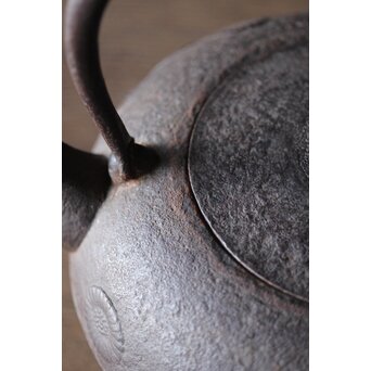 南部菊紋丸形鉄瓶 藤枝工房 釜師 昌行　M199 