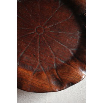 蓮葉に蛙 在銘木彫盆　X217 