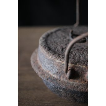 十四代 釜師 名越昌廣 時代 環摘古銭文蓋 提梁 羽付形 鉄瓶　M201 