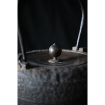 釜師系 千鳥銀象嵌蓋 平丸形鉄瓶　M202 