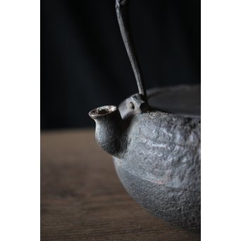 釜師系 千鳥銀象嵌蓋 平丸形鉄瓶　M202 