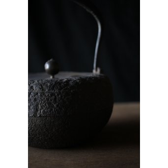 釜師系 千鳥銀象嵌蓋 平丸形鉄瓶　M202 