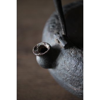 釜師系 千鳥銀象嵌蓋 平丸形鉄瓶　M202 