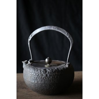 釜師系 千鳥銀象嵌蓋 平丸形鉄瓶　M202 
