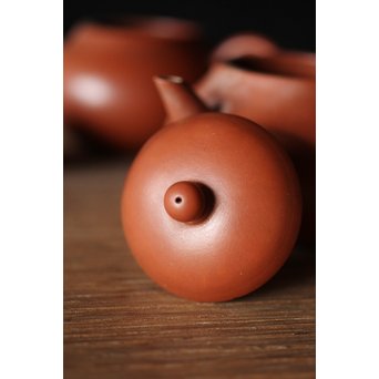 孟臣製 朱泥急須一雙 宜興紫砂壷 単孔 福記 80ml 梨式水平壺　P185 