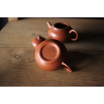 孟臣製 朱泥急須一雙 宜興紫砂壷 単孔 福記 80ml 梨式水平壺　P185 