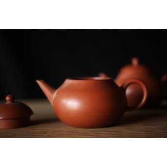 孟臣製 朱泥急須一雙 宜興紫砂壷 単孔 福記 80ml 梨式水平壺　P185 