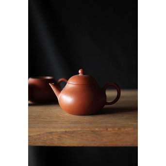 孟臣製 朱泥急須一雙 宜興紫砂壷 単孔 福記 80ml 梨式水平壺　P185 