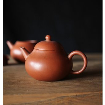 孟臣製 朱泥急須一雙 宜興紫砂壷 単孔 福記 80ml 梨式水平壺　P185 