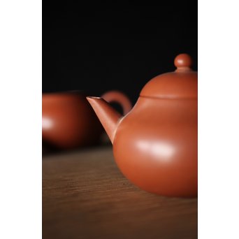 孟臣製 朱泥急須一雙 宜興紫砂壷 単孔 福記 80ml 梨式水平壺　P185 