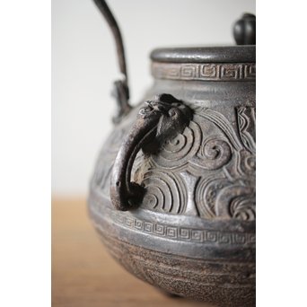 金龍堂 大国造 饕餮紋鉄瓶/湯沸　M204 