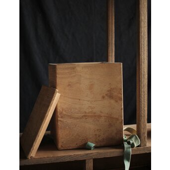 帝室技芸員 三代 清風与平 秘色釉山水浮文尊式花瓶　P186 