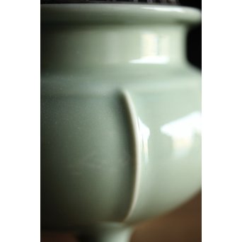 帝室技芸員 三代 清風与平 純銀火屋袴腰青磁香炉　P187 