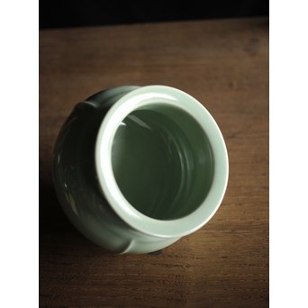 帝室技芸員 三代 清風与平 純銀火屋袴腰青磁香炉　P187 