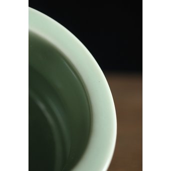 帝室技芸員 三代 清風与平 純銀火屋袴腰青磁香炉　P187 