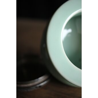 二代 諏訪蘇山 純銀火屋 青磁袴腰香炉　P188 