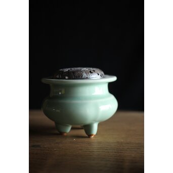 二代 諏訪蘇山 純銀火屋 青磁袴腰香炉　P188