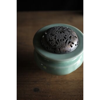 二代 諏訪蘇山 純銀火屋 青磁袴腰香炉　P188 