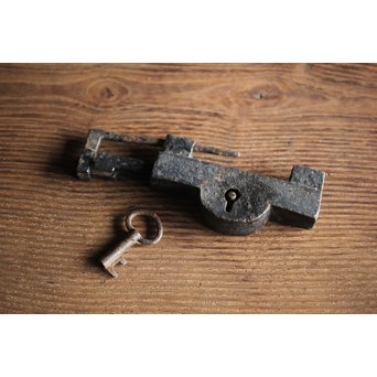 小ぶり和鉄錠前　M209 