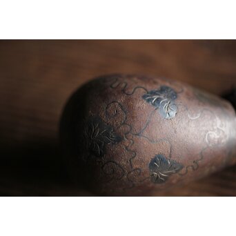 銀象嵌 鉄打出瓢型 火薬入/一輪挿　M211 