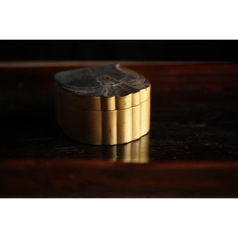 蕪型蒔絵香合　Q107 