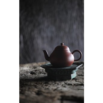 孟臣製 朱泥急須 宜興紫砂壷 昌記 55ml 梨式水平壺　P190 