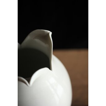 川瀬竹志 白磁花器/蕾壺 一対　P193 