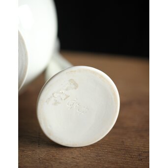 川瀬竹志 白磁花器/蕾壺 一対　P193 