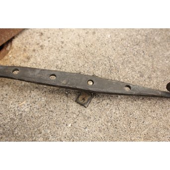 洋館デザイン金具のプレスガラス窓 2枚1組　GD1287 ※実際は上にぶら下がっている金具が下部に来ます