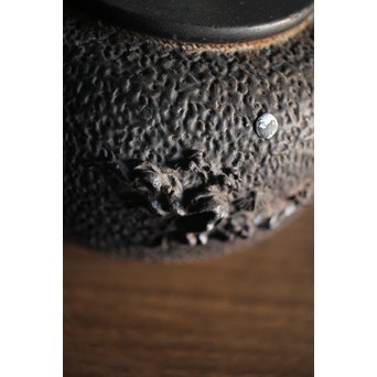 能登川亀文堂 波千鳥提手 楼閣山水銀象嵌丸形鉄瓶 湯沸　M216 