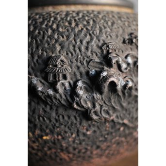 能登川亀文堂 波千鳥提手 楼閣山水銀象嵌丸形鉄瓶 湯沸　M216 