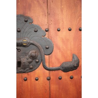 巾着金具の朱格子蔵戸　W996Y 