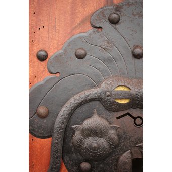 巾着金具の朱格子蔵戸　W996Y 