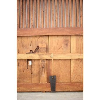 赤格子蔵戸　W997 