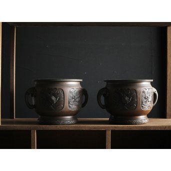 六代 角羽勘左衛門 羽廣屋造 龍鳳凰片切彫 宣徳火鉢瓶掛 一対　M222