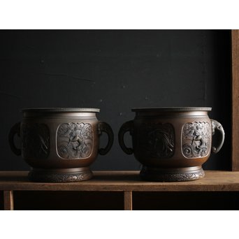 六代 角羽勘左衛門 羽廣屋造 龍鳳凰片切彫 宣徳火鉢瓶掛 一対　M222 