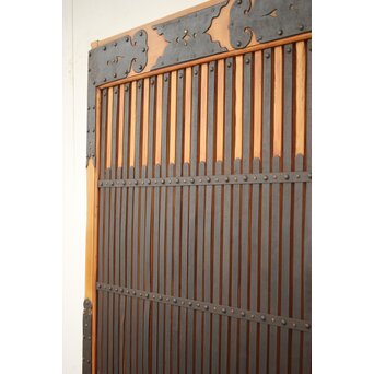 在銘 細身金具尽格子蔵戸　W001Y 